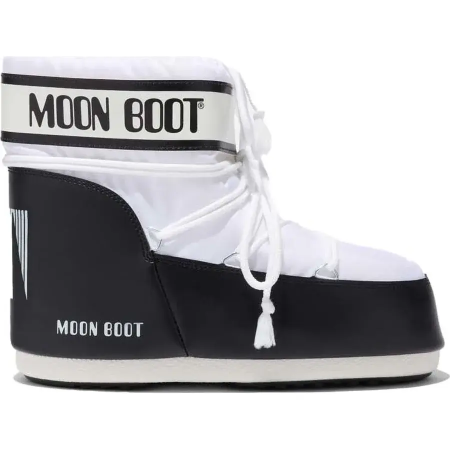 Moon Boot Icon Low Nylon i hvid nylon med sort nederdel og logobånd, set fra siden