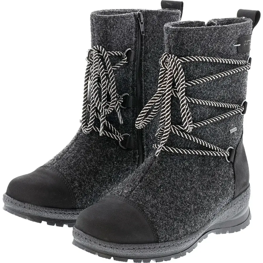 Et par Pomar Koli XW filtstøvler i granitgrå filt med sort nubuck, set skråt forfra